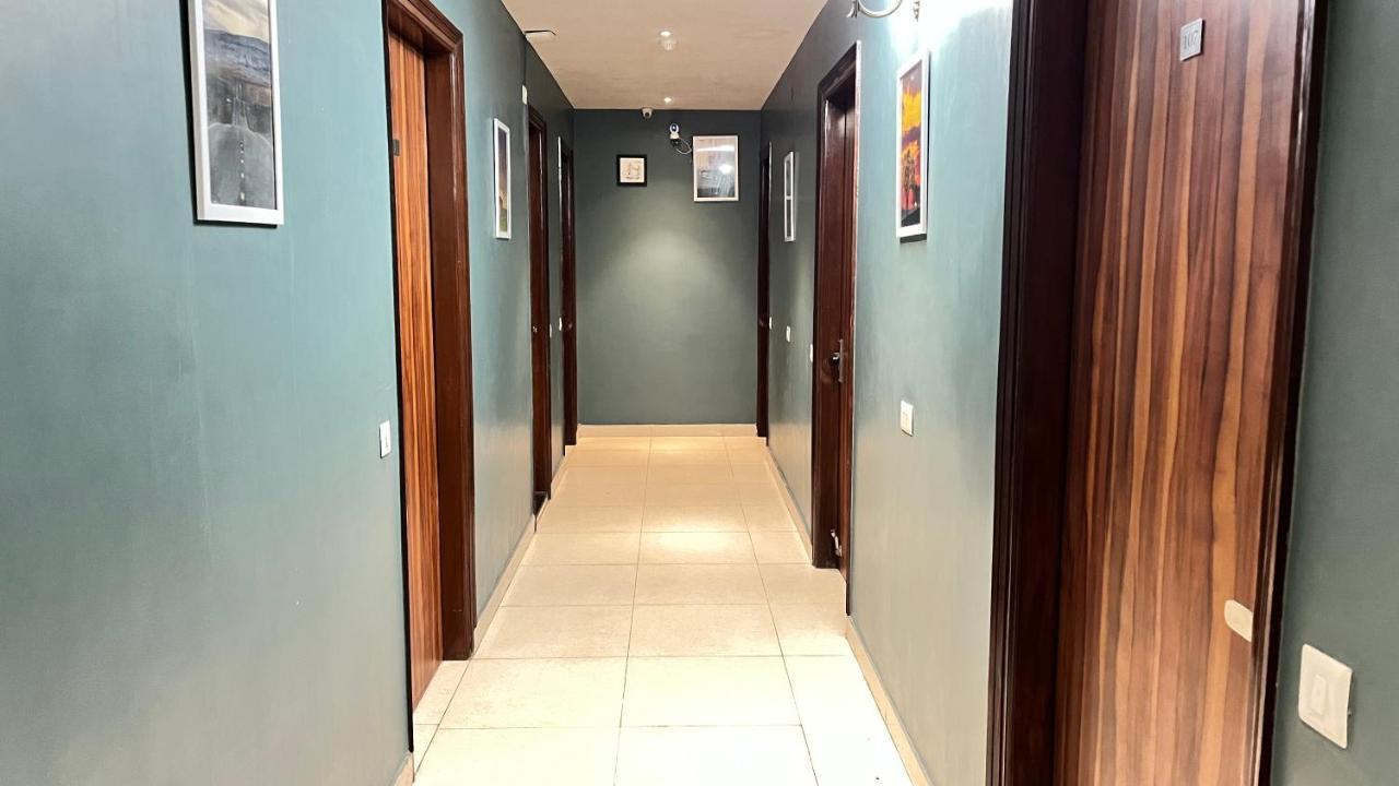 Qotel Hotel Church House Rohini Sector 15 デリー エクステリア 写真