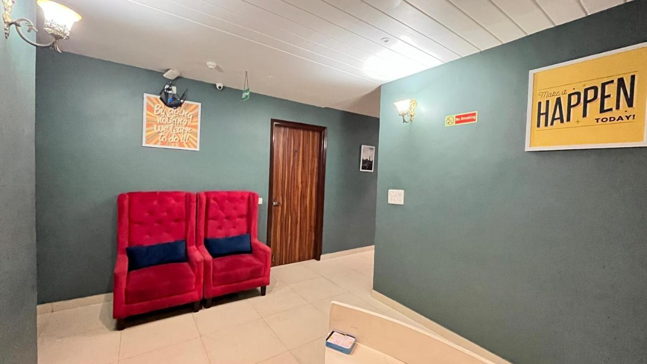 Qotel Hotel Church House Rohini Sector 15 デリー エクステリア 写真