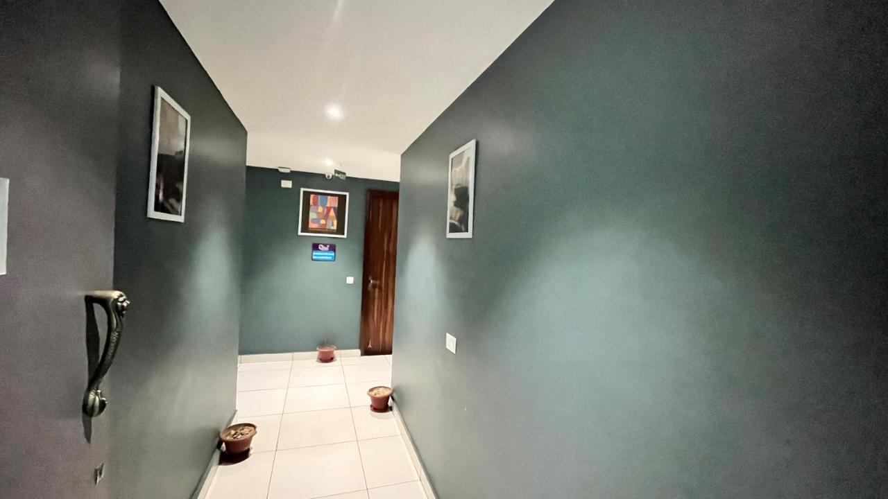 Qotel Hotel Church House Rohini Sector 15 デリー エクステリア 写真
