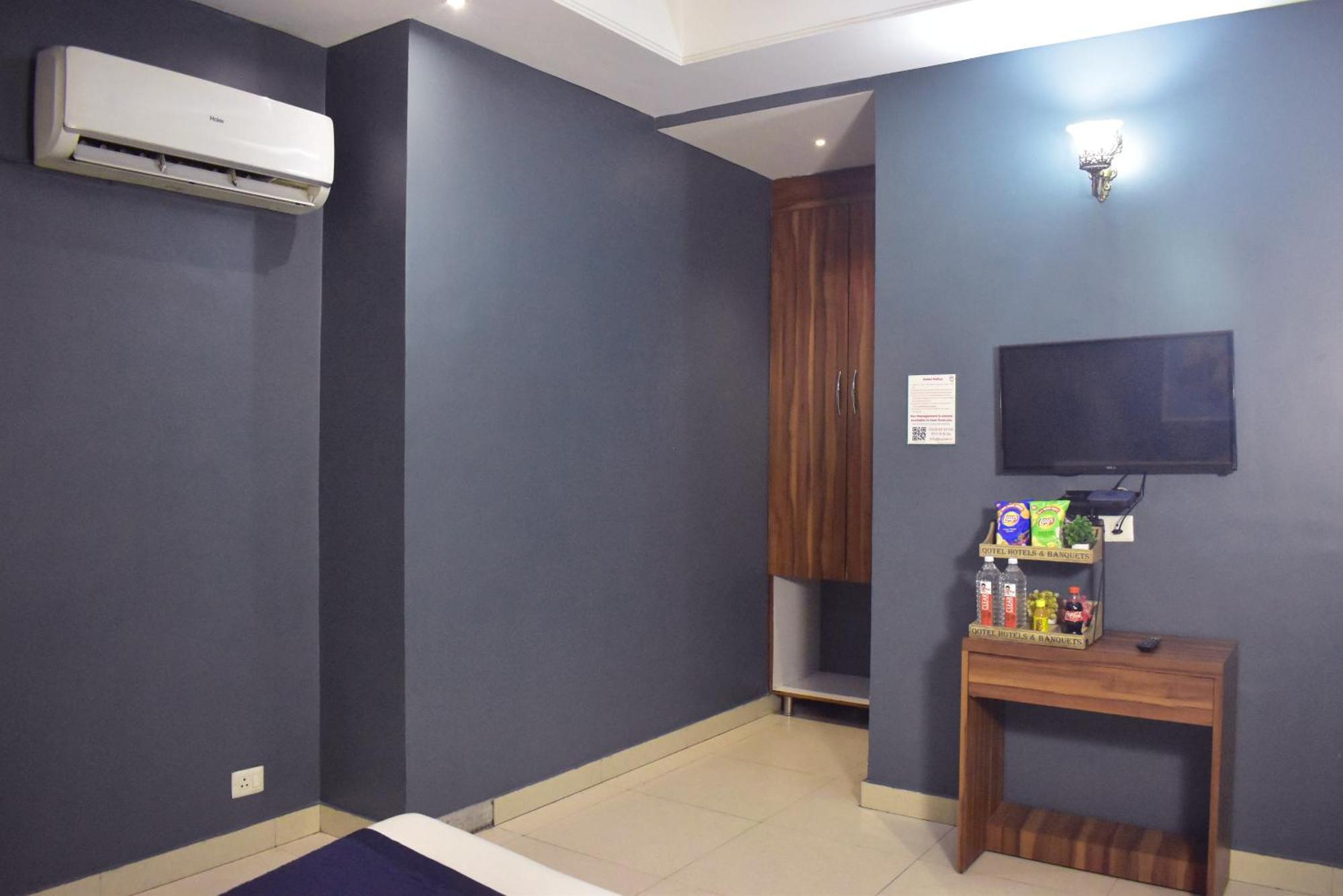 Qotel Hotel Church House Rohini Sector 15 デリー エクステリア 写真
